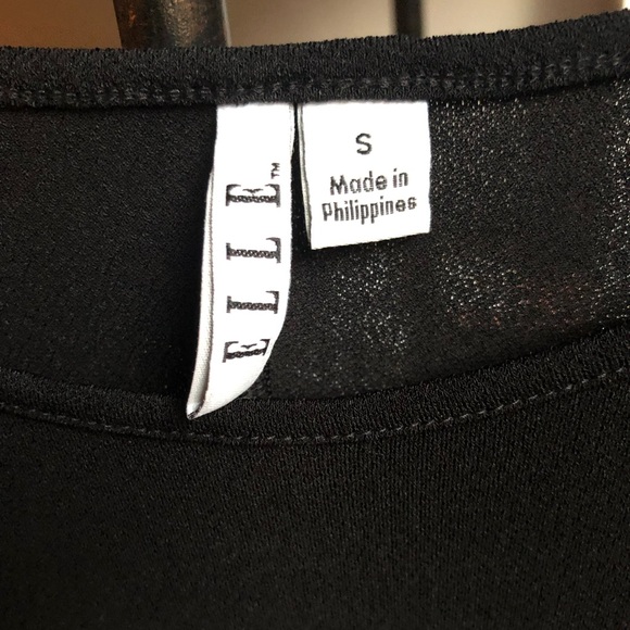 EUC! Women’s Elle Long Sleeve Ruffle Top Blouse - Picture 5 of 6